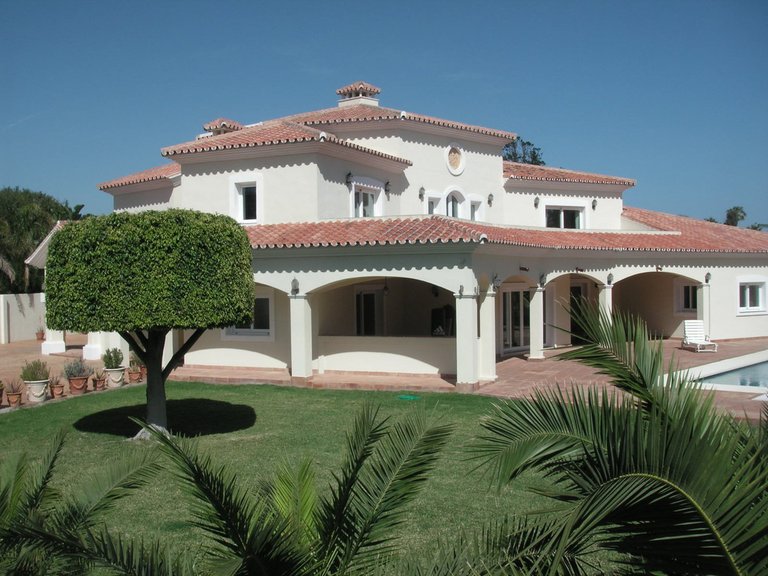 Villa for Sale in San Pedro De Alcantara Malaga 1