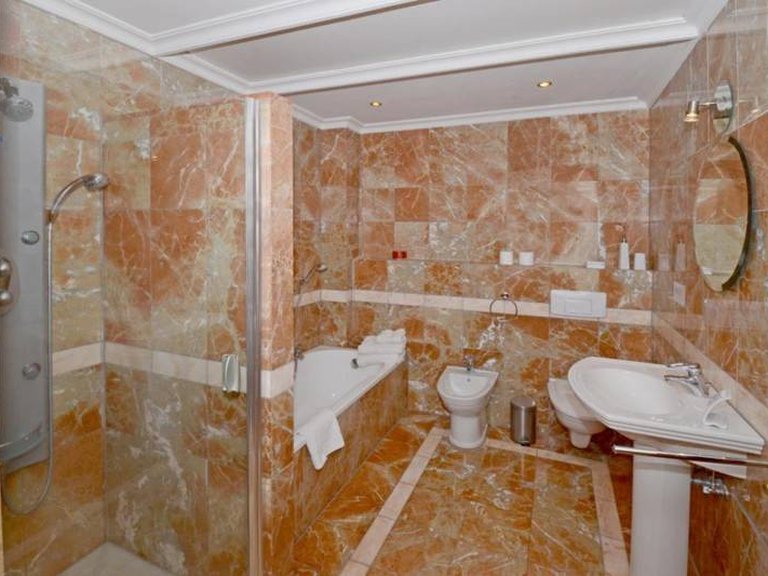 Villa for Sale in Marbella Este Malaga 12