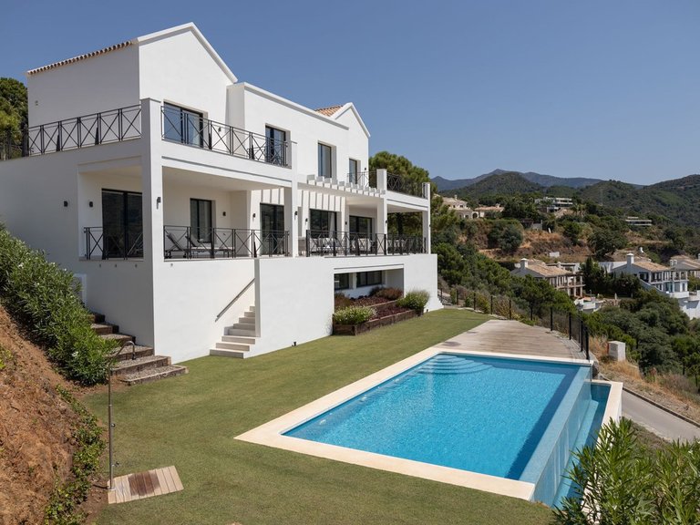 Villa for Sale in Benahavis Malaga 1