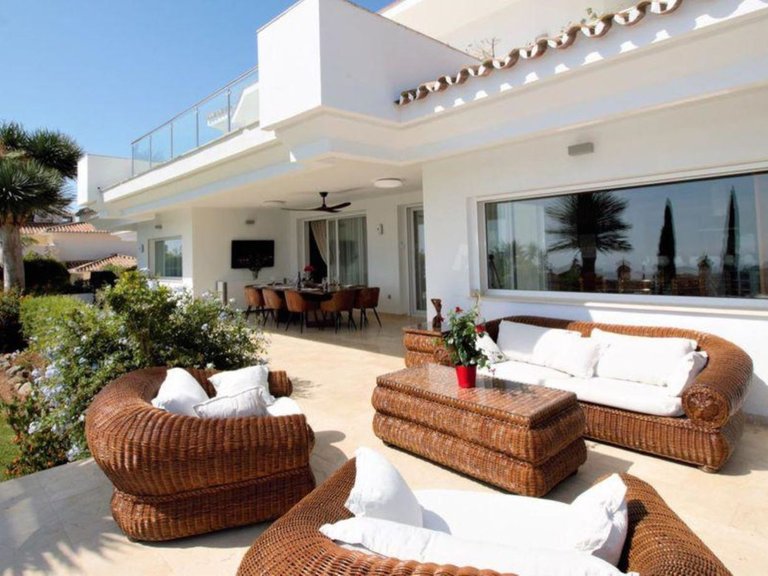 Villa for Sale in Estepona Malaga 5