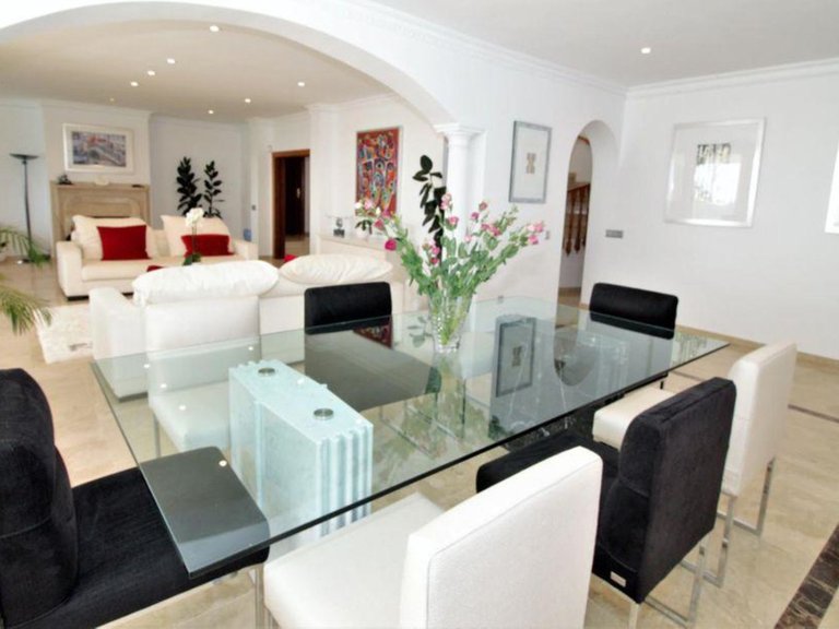 Villa for Sale in Estepona Malaga 11