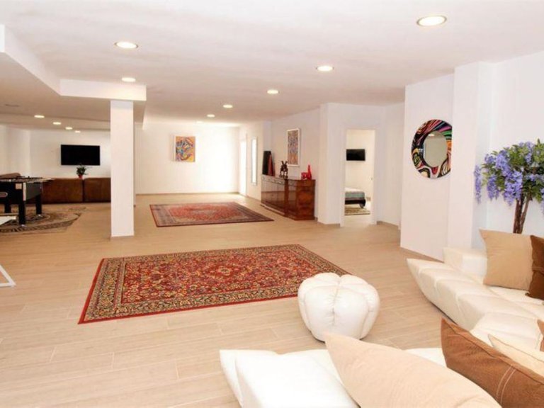 Villa for Sale in Estepona Malaga 12