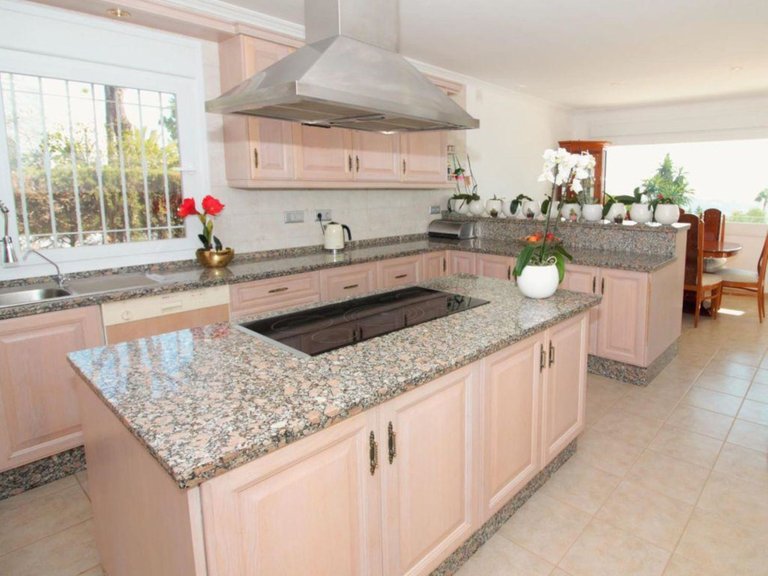 Villa for Sale in Estepona Malaga 13