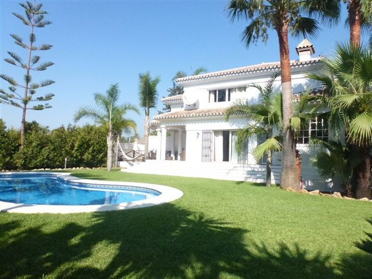 Villa for Rent in San Pedro De Alcantara Malaga 1