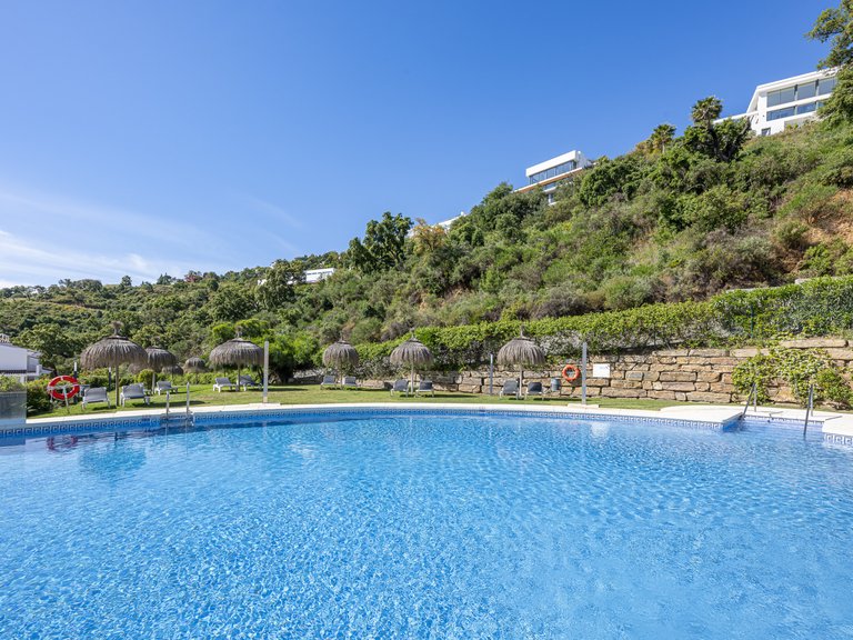 Apartment for Sale in Marbella Este, Malaga 30