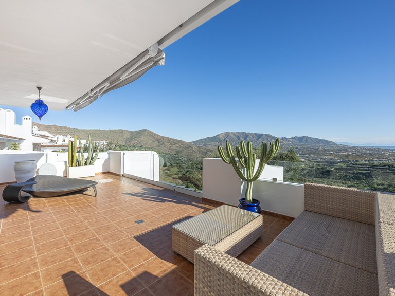 Apartment for Sale in Marbella Este, Malaga 2