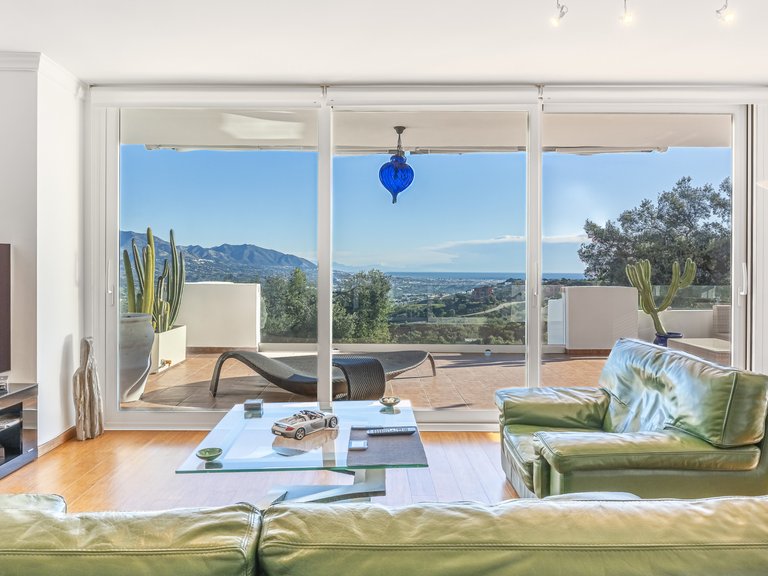 Apartment for Sale in Marbella Este, Malaga 3