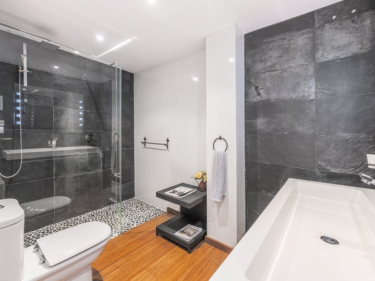 Apartment for Sale in Marbella Este, Malaga 17