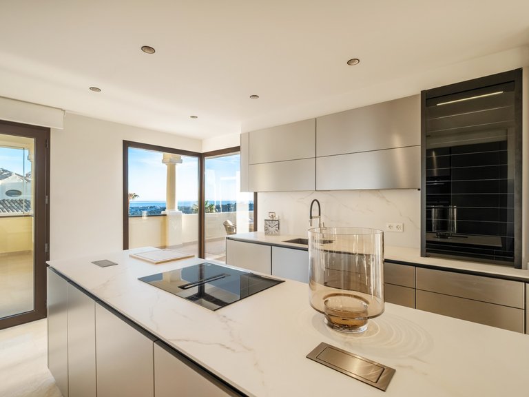 Penthouse for Sale in Marbella, Malaga 48