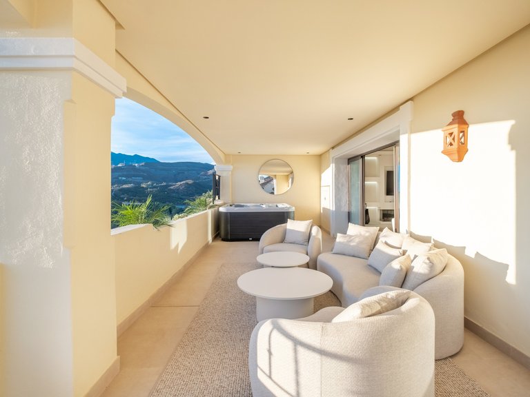Penthouse for Sale in Marbella, Malaga 45