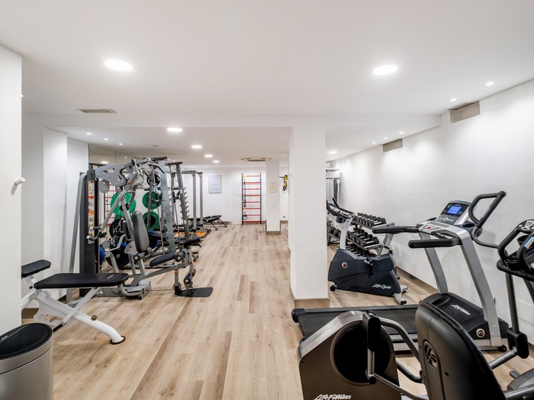 Penthouse for Sale in Marbella, Malaga 16