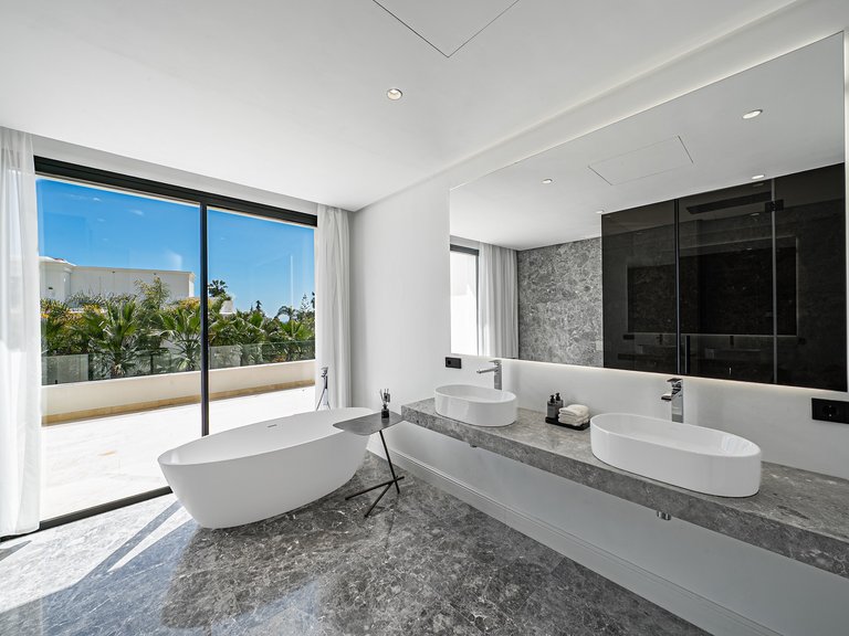 Villa for Sale in Marbella, Malaga 10