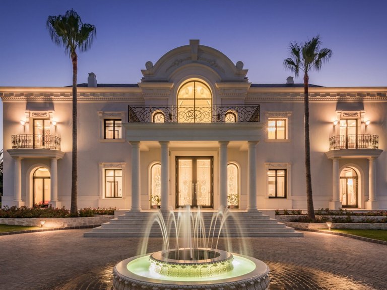 Villa for Sale in Marbella, Malaga 1