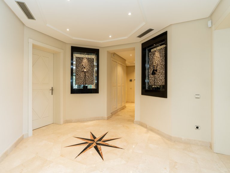 Apartment for Sale in Marbella, Malaga 24