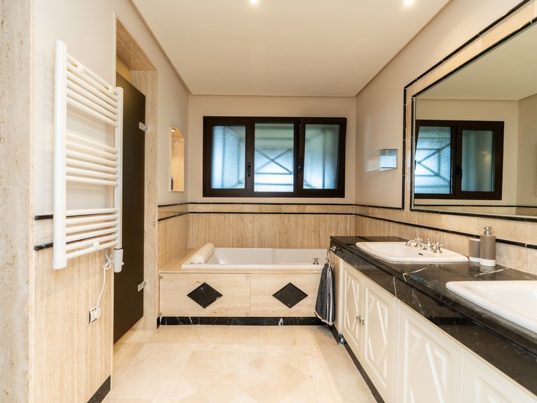 Apartment for Sale in Marbella, Malaga 13