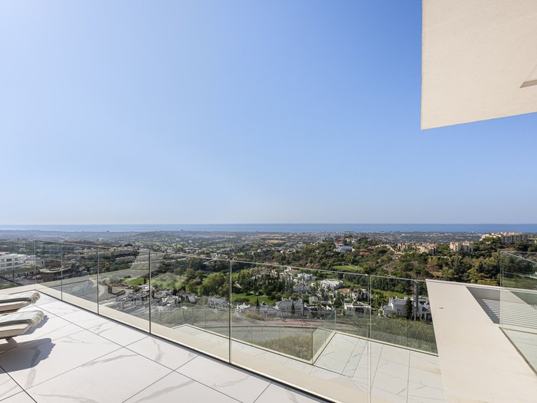 Apartment for Sale in Benahavis, Malaga 11