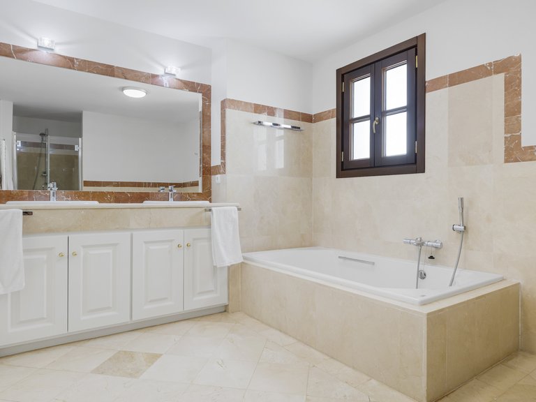 Town House for Sale in Benahavis, Malaga 19