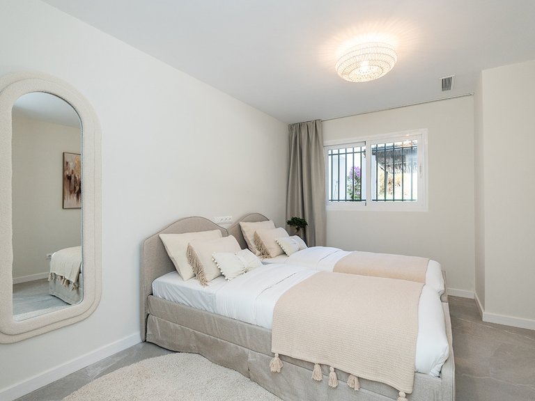 Apartment for Sale in Benahavis, Malaga 12