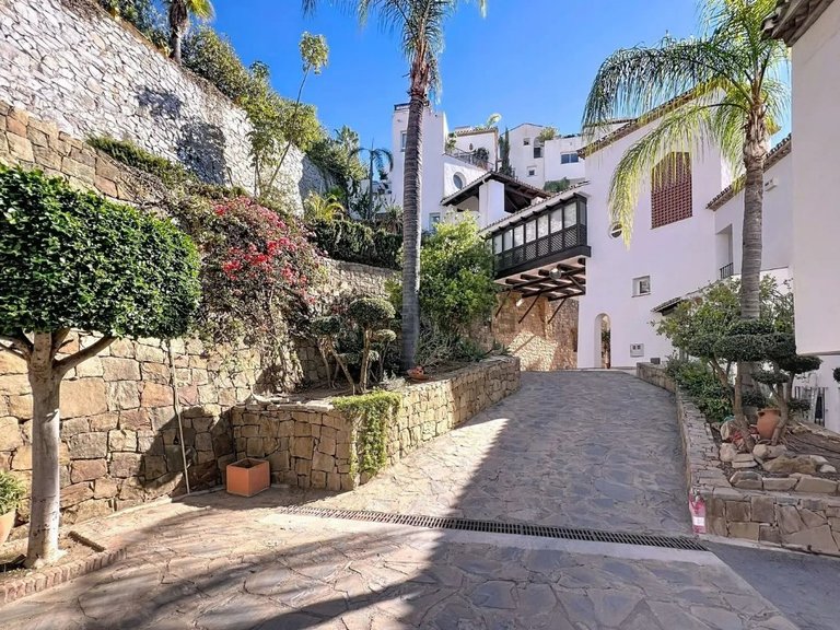 Apartment for Sale in Benahavis, Malaga 11