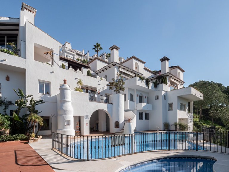 Apartment for Sale in Benahavis, Malaga 1