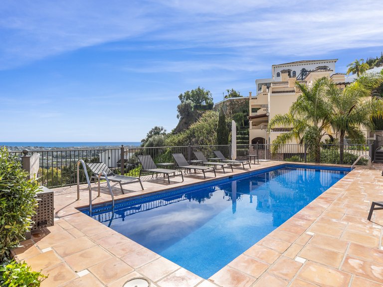 Penthouse for Sale in Benahavis, Malaga 2