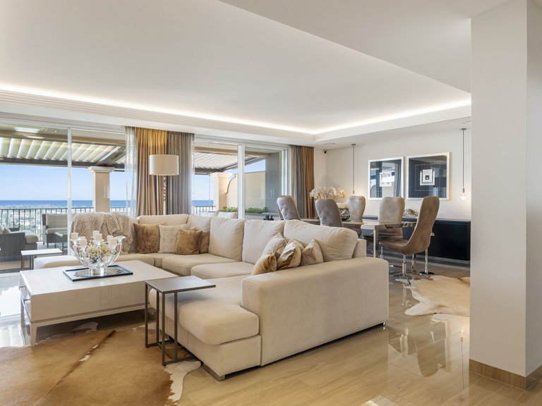 Penthouse for Sale in Benahavis, Malaga 1