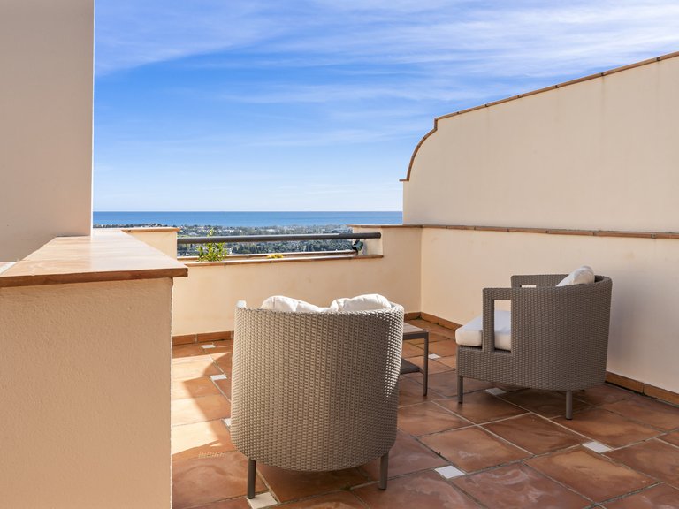 Penthouse for Sale in Benahavis, Malaga 10