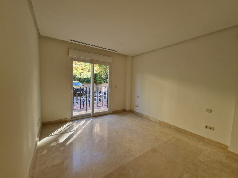 Apartment for Sale in Marbella, Malaga 12