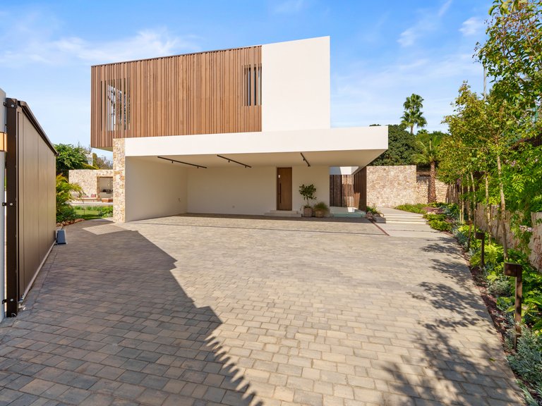 Villa for Sale in Marbella, Malaga 44