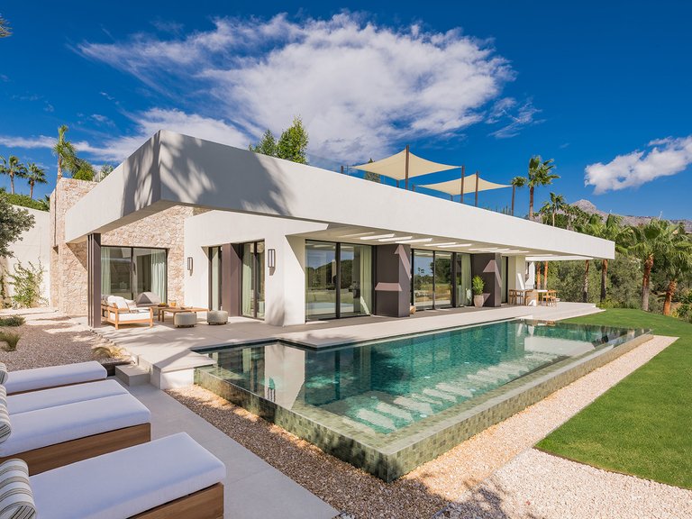 Villa for Sale in Marbella, Malaga 3