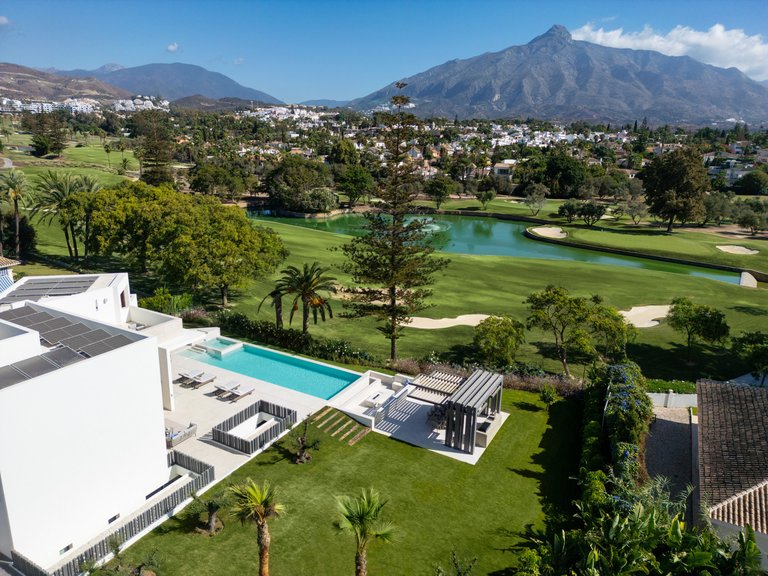 Villa for Sale in Marbella, Malaga 1