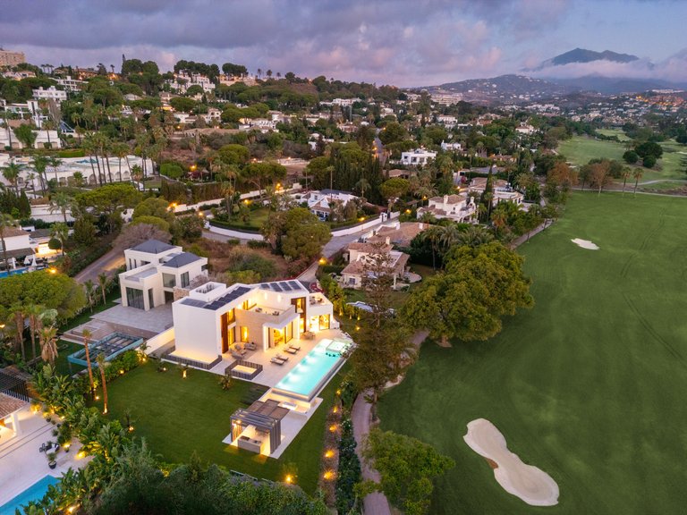 Villa for Sale in Marbella, Malaga 42