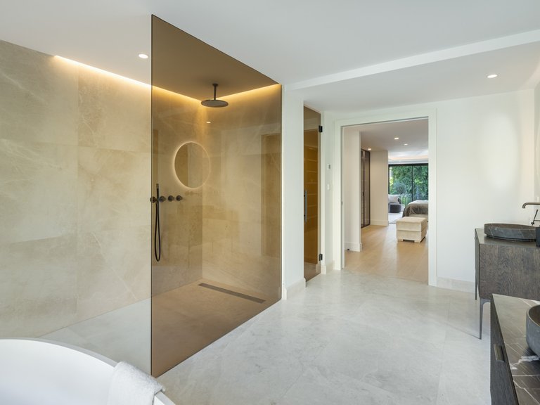 Villa for Sale in Marbella, Malaga 10