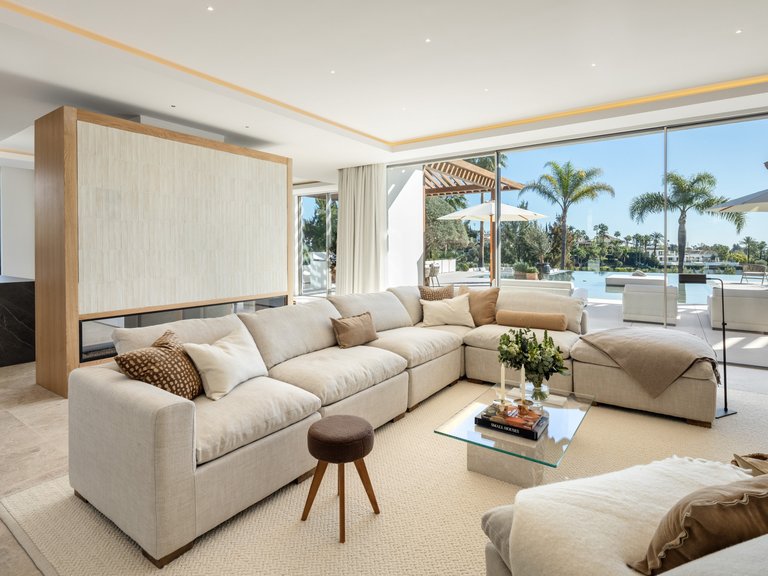 Villa for Sale in Marbella, Malaga 3