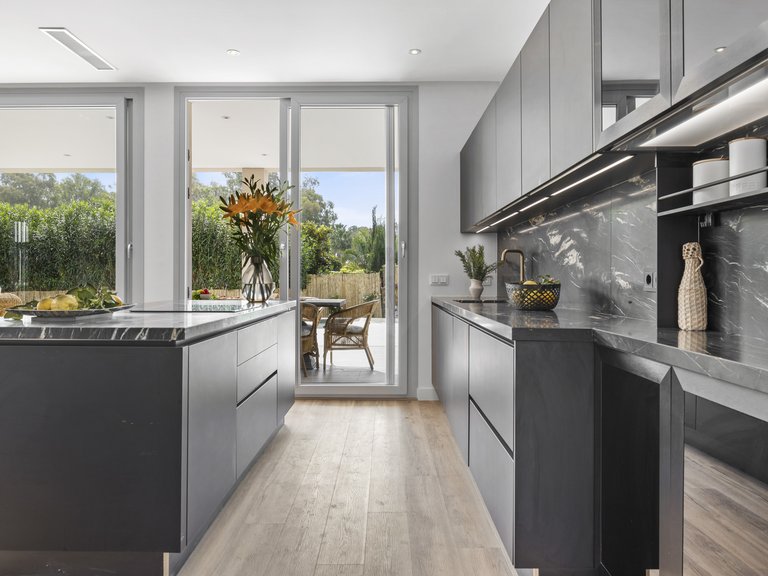 Villa for Sale in San Pedro De Alcantara, Malaga 35