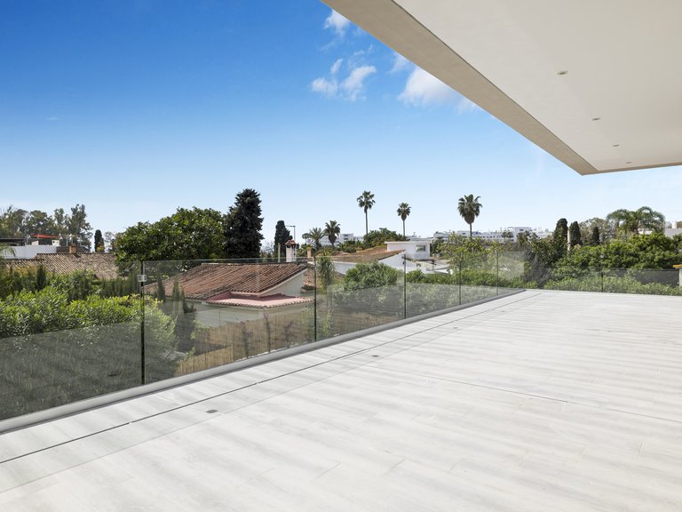 Villa for Sale in San Pedro De Alcantara, Malaga 16