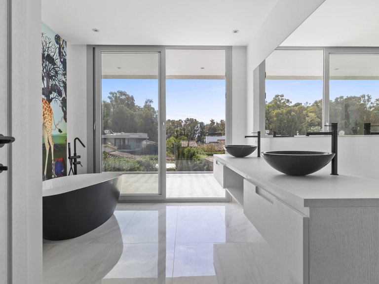 Villa for Sale in San Pedro De Alcantara, Malaga 22