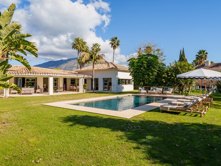 Villa for Sale in Marbella, Malaga 1