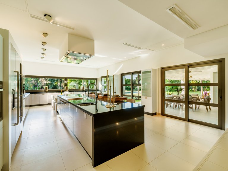 Villa for Sale in Marbella, Malaga 4