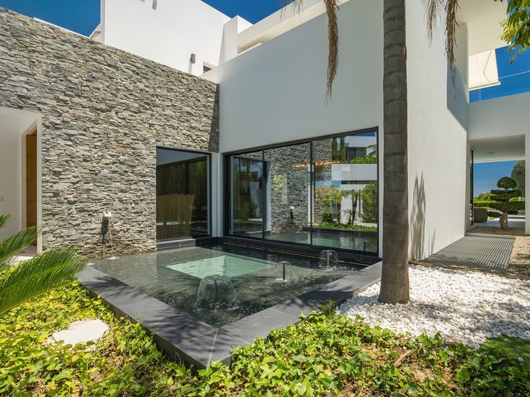 Villa for Sale in Marbella, Malaga 11