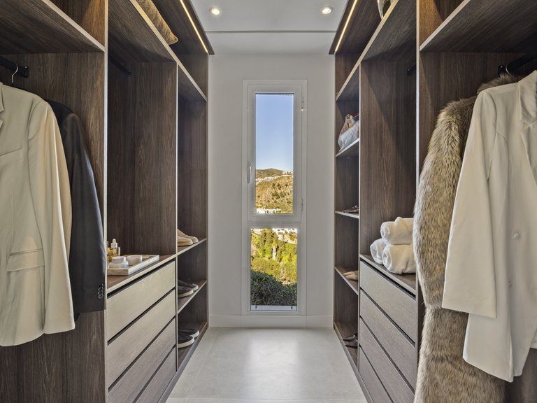 Apartment for Sale in Benahavis, Malaga 14