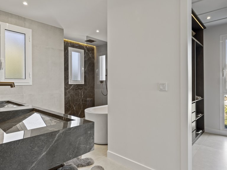 Apartment for Sale in Benahavis, Malaga 20