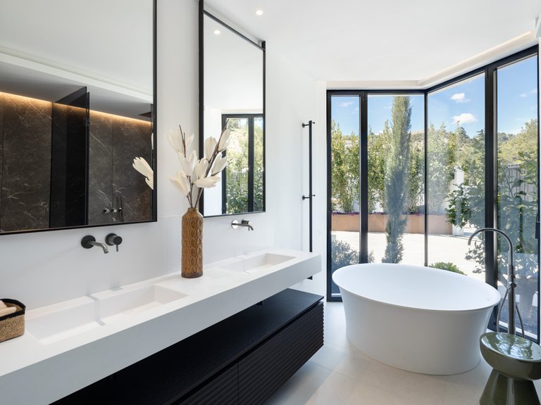 Villa for Sale in Benahavis, Malaga 10