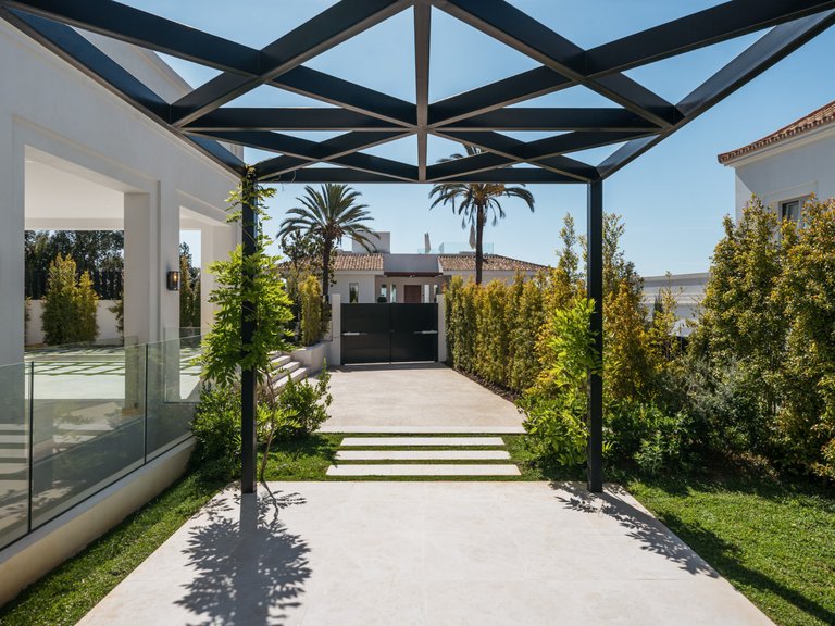 Villa for Sale in Marbella, Malaga 4