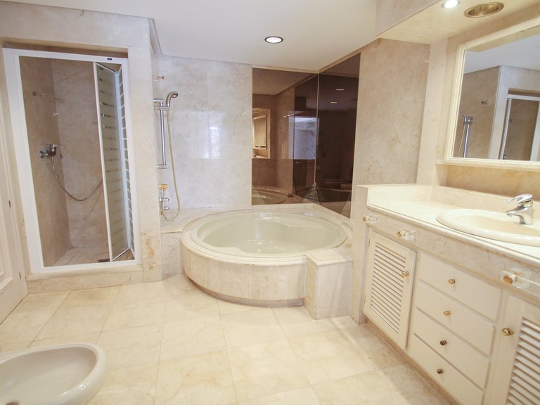 Villa for Sale in Marbella, Malaga 13