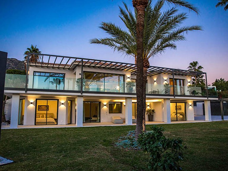 Villa for Sale in Marbella, Malaga 9