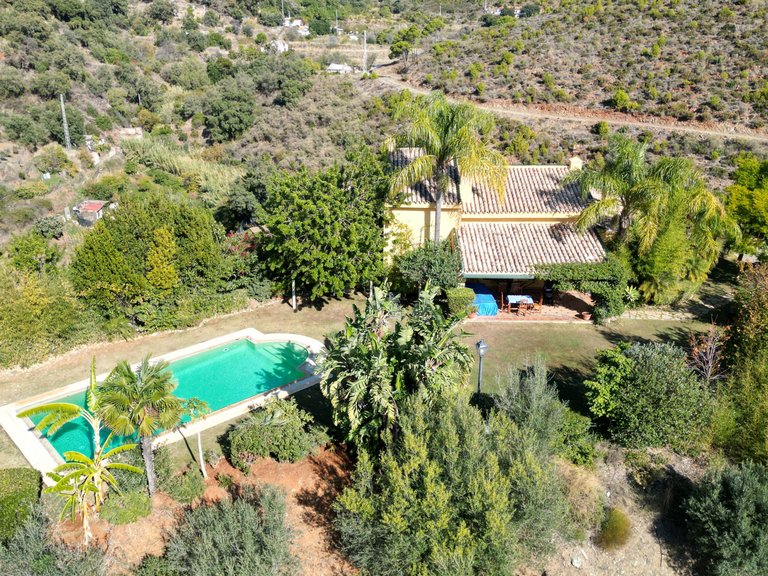 Country House for Sale in Ojen, Malaga 1