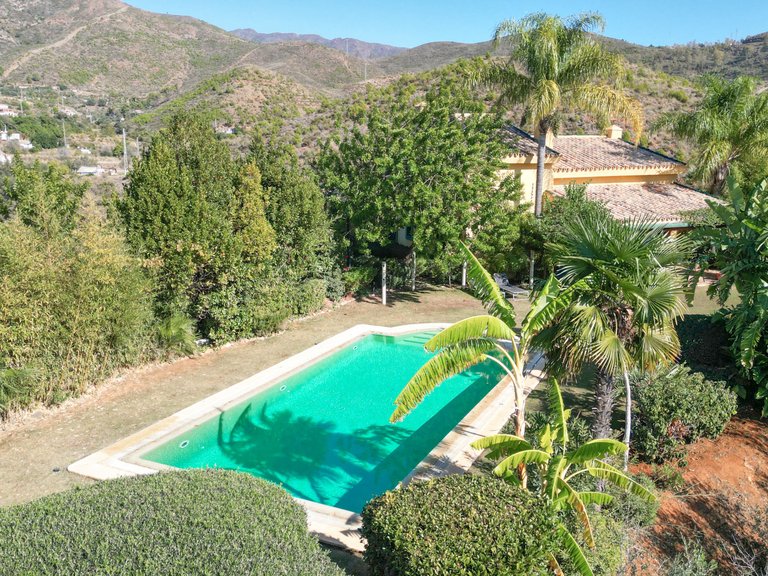 Country House for Sale in Ojen, Malaga 11