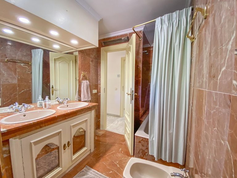 Apartment for Sale in Marbella, Malaga 11