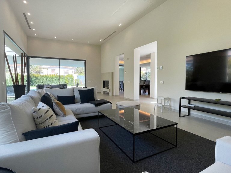 Villa for Sale in Marbella, Malaga 7